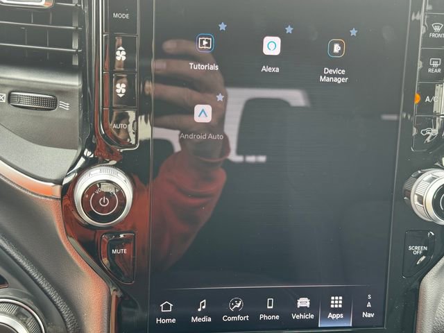 New 2026 RAM 1500 4x4 Crew Cab image 32