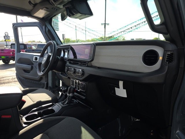 Used 2024 Jeep Gladiator Sport image 44
