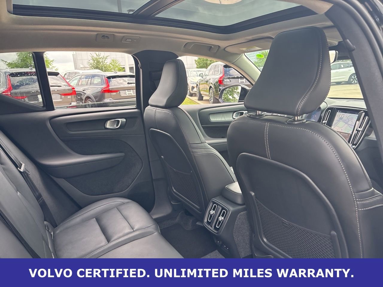 Certified 2025 Volvo XC40 B5 Core AWD/4WD image 12