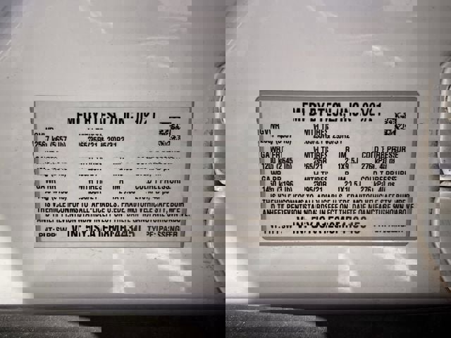 Used 2021 Tesla Model S Plaid image 32