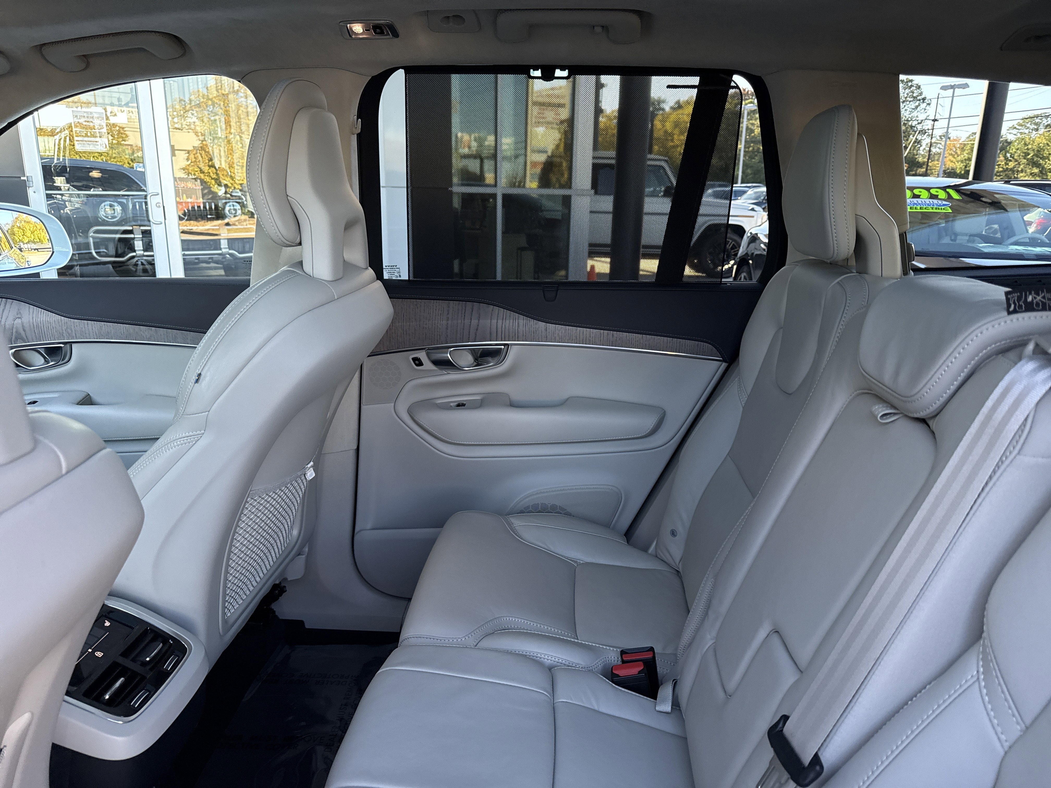 Used 2021 Volvo XC90 T6 Inscription w/ Lounge Package image 37