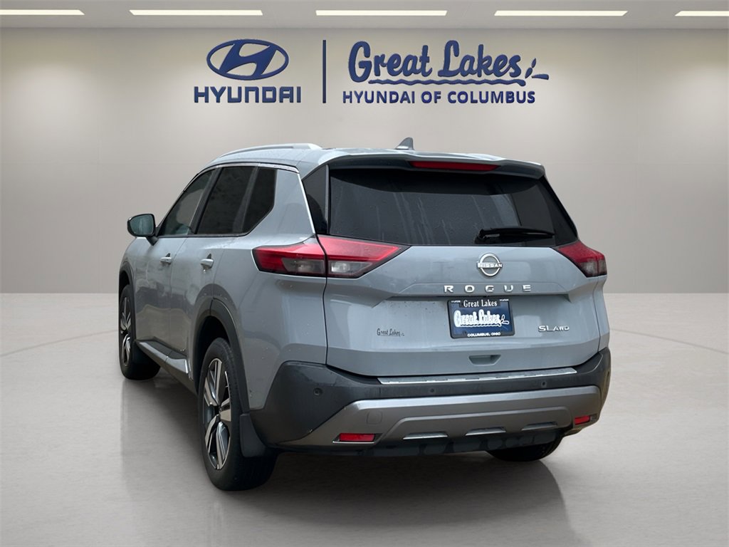 Used 2022 Nissan Rogue SL w/ SL Premium Package image 3