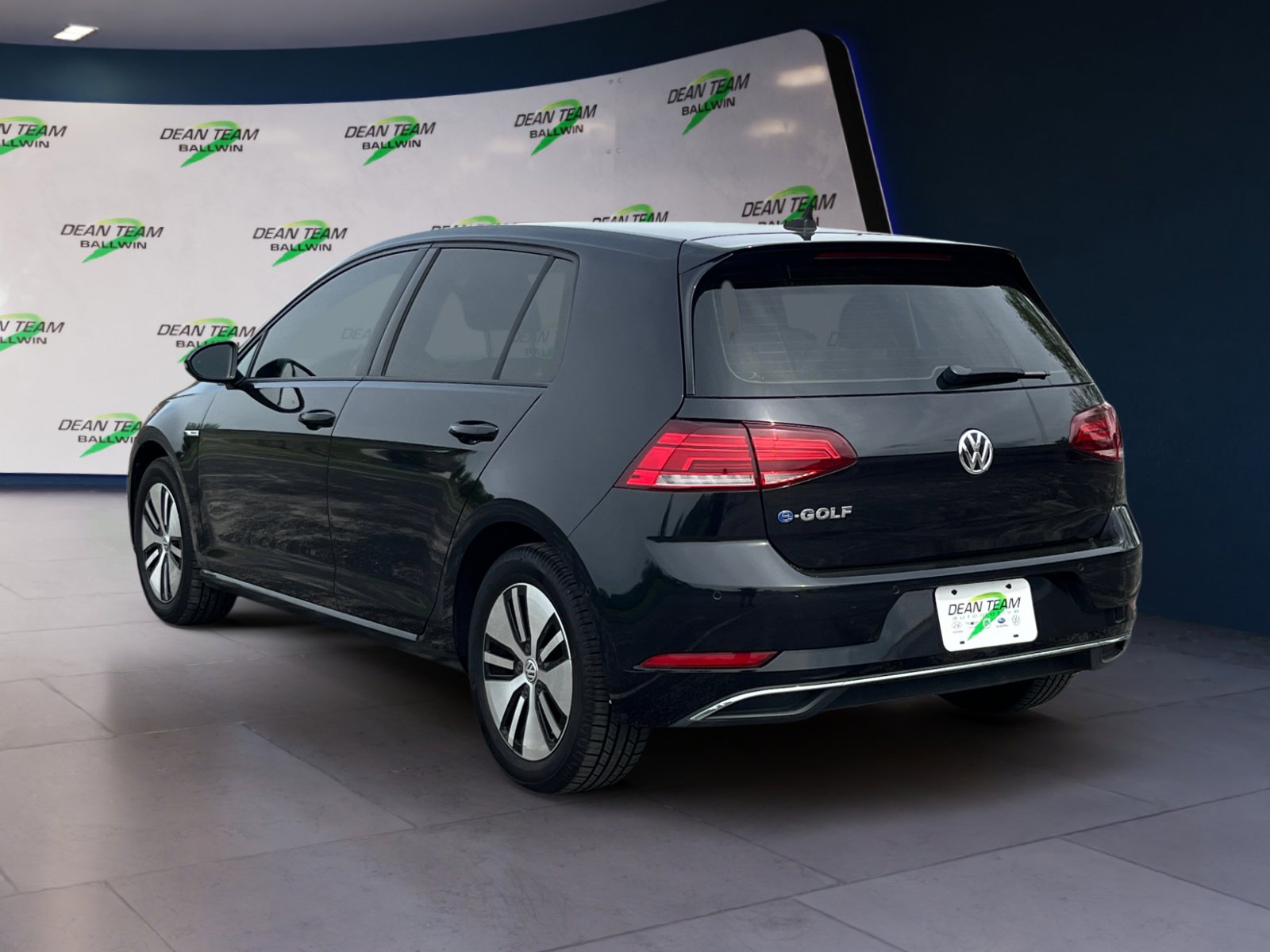 Used 2019 Volkswagen e-Golf SEL Premium image 5