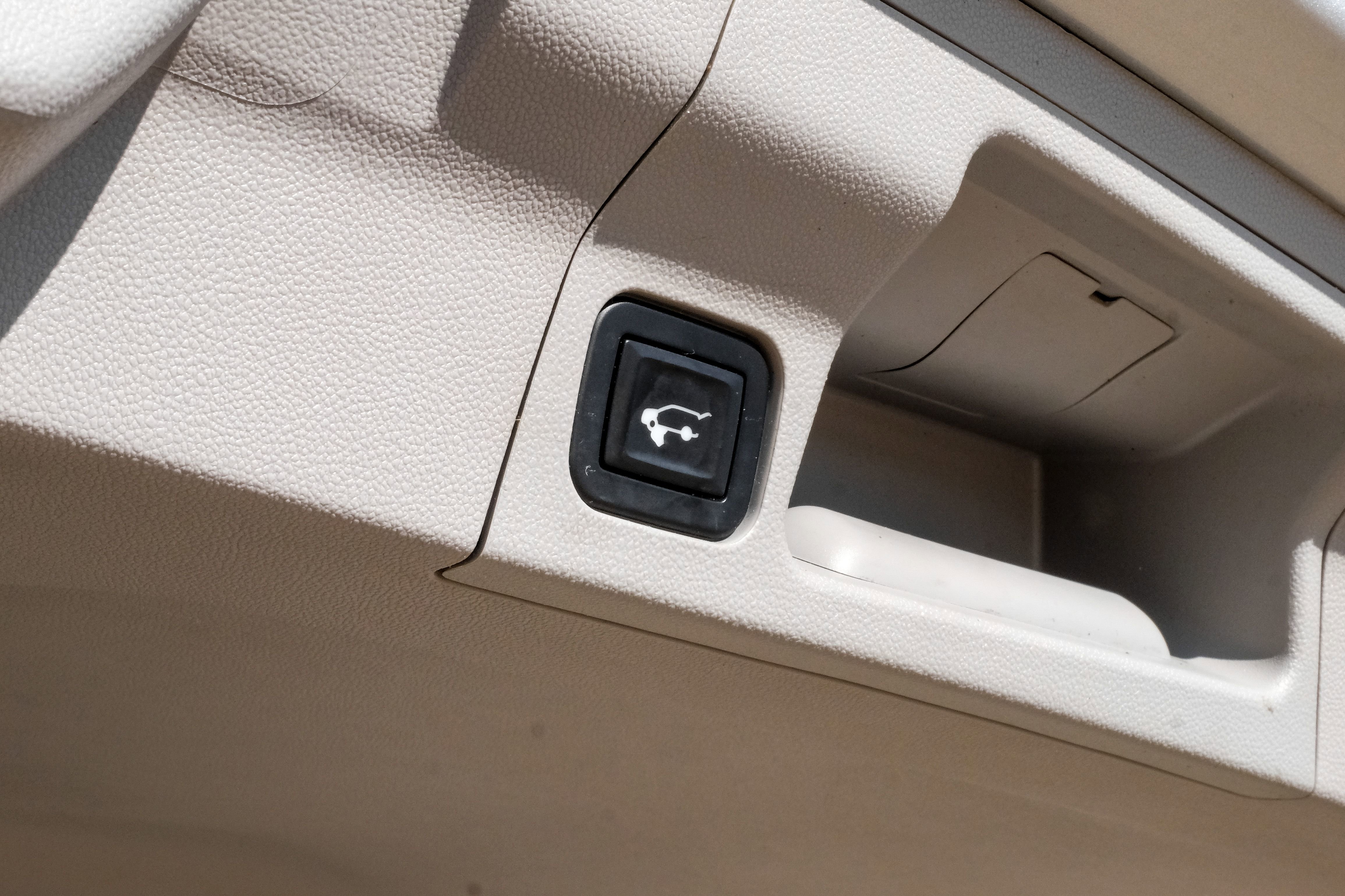 Used 2018 GMC Acadia SLT FWD image 52
