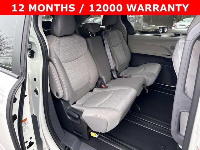 Used 2023 Toyota Sienna LE FWD image 11