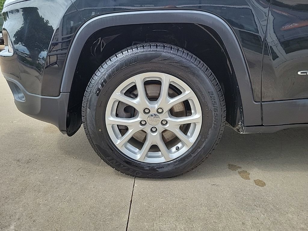 Used 2014 Jeep Cherokee Latitude AWD/4WD image 15