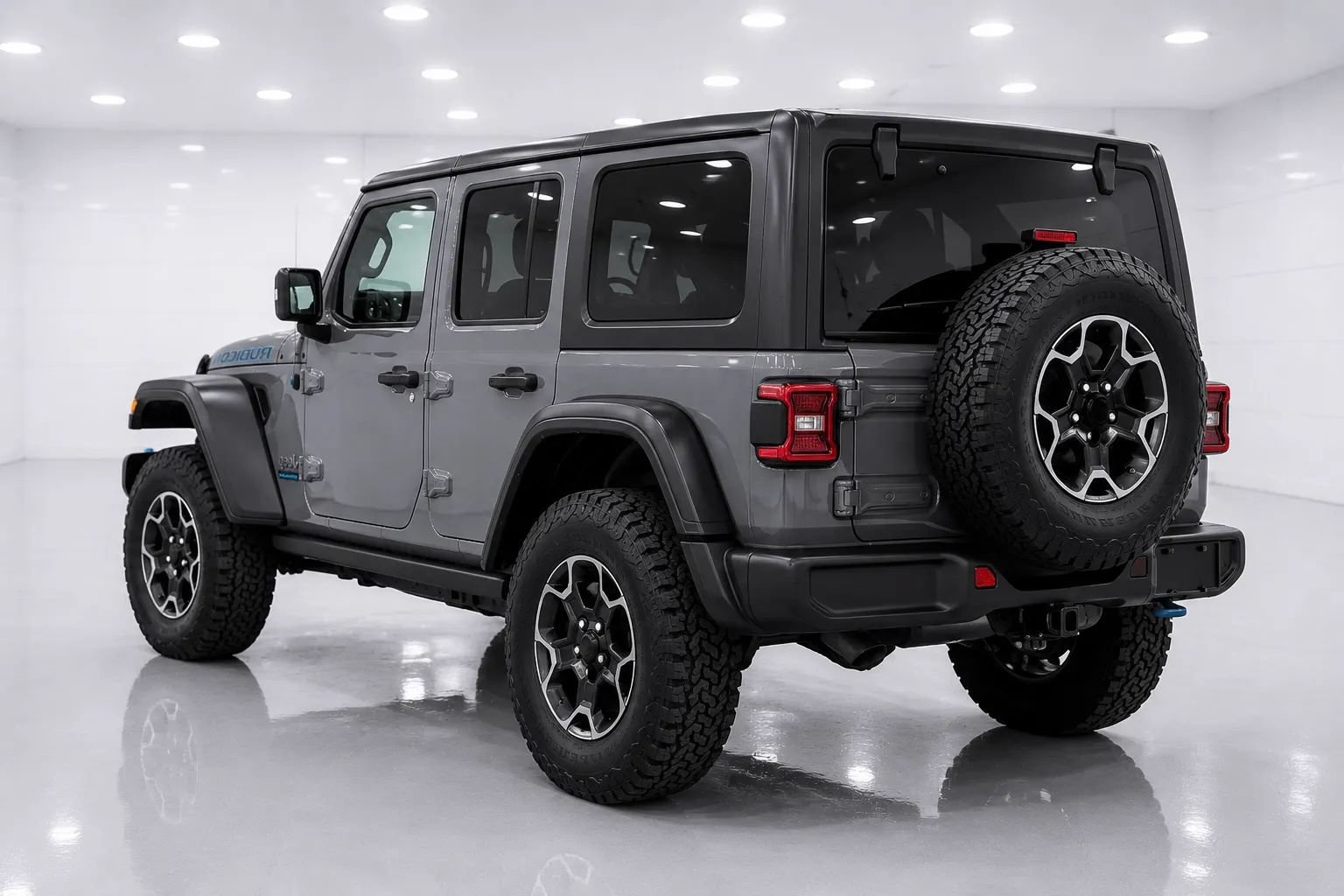 Used 2023 Jeep Wrangler Unlimited Rubicon 4xe w/ Cold Weather Group AWD/4WD image 3