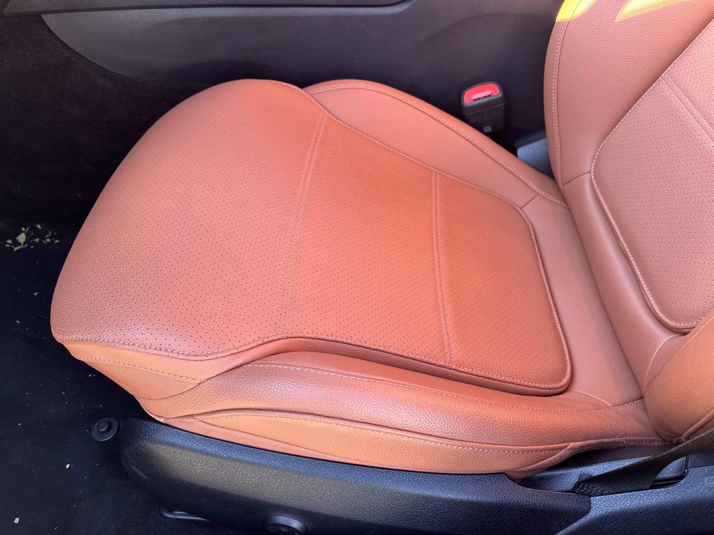 Used 2024 Mercedes-Benz C 300 Sedan image 17