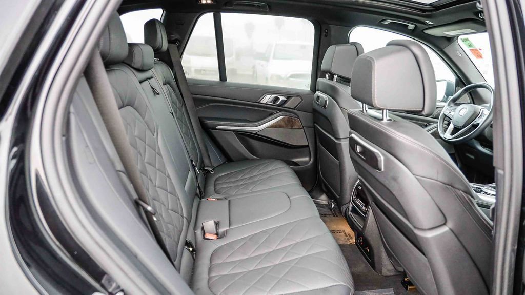 Used 2024 BMW X5 xDrive40i w/ Premium Package AWD/4WD image 20