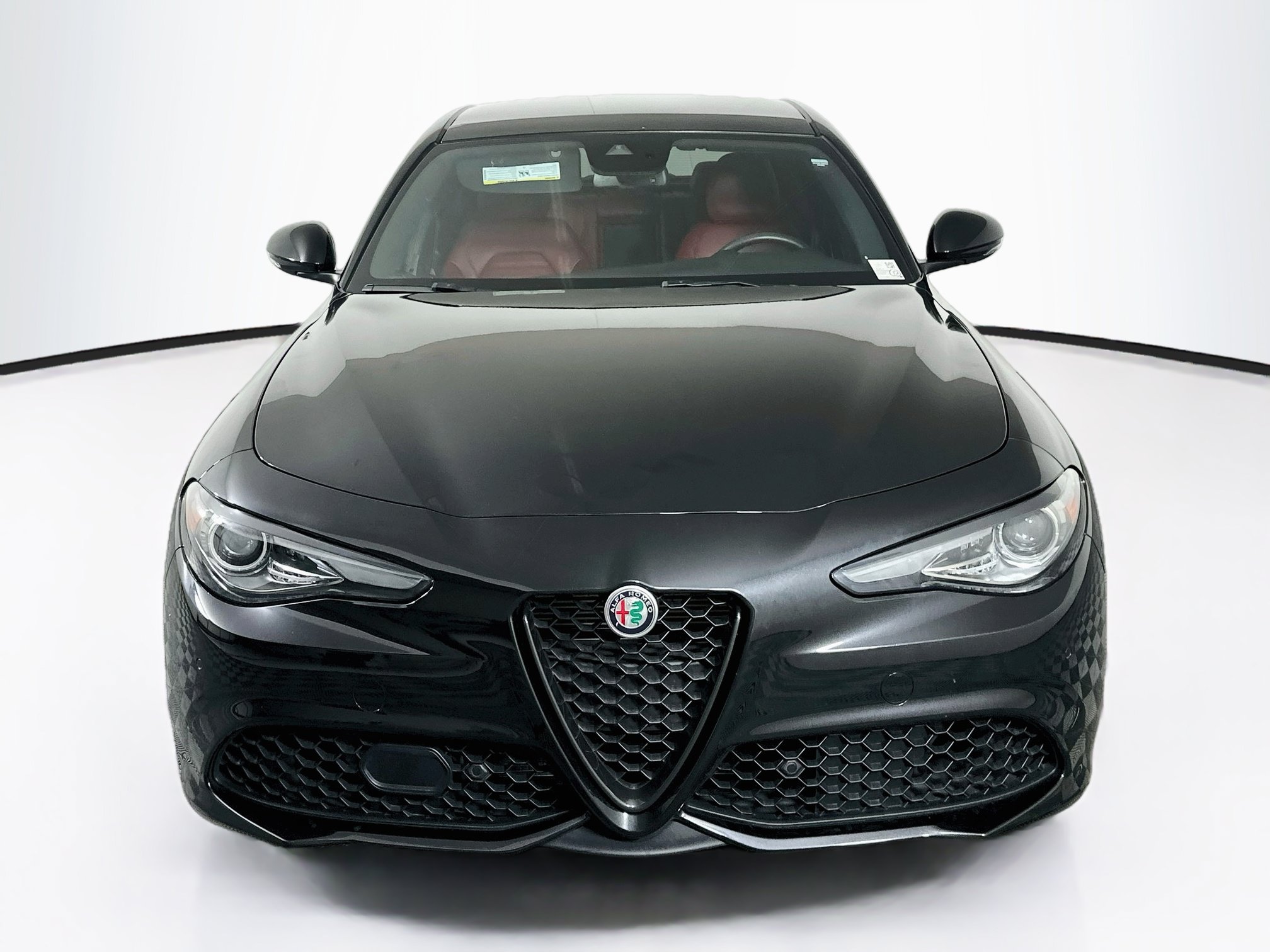 Used 2023 Alfa Romeo Giulia Veloce RWD image 2