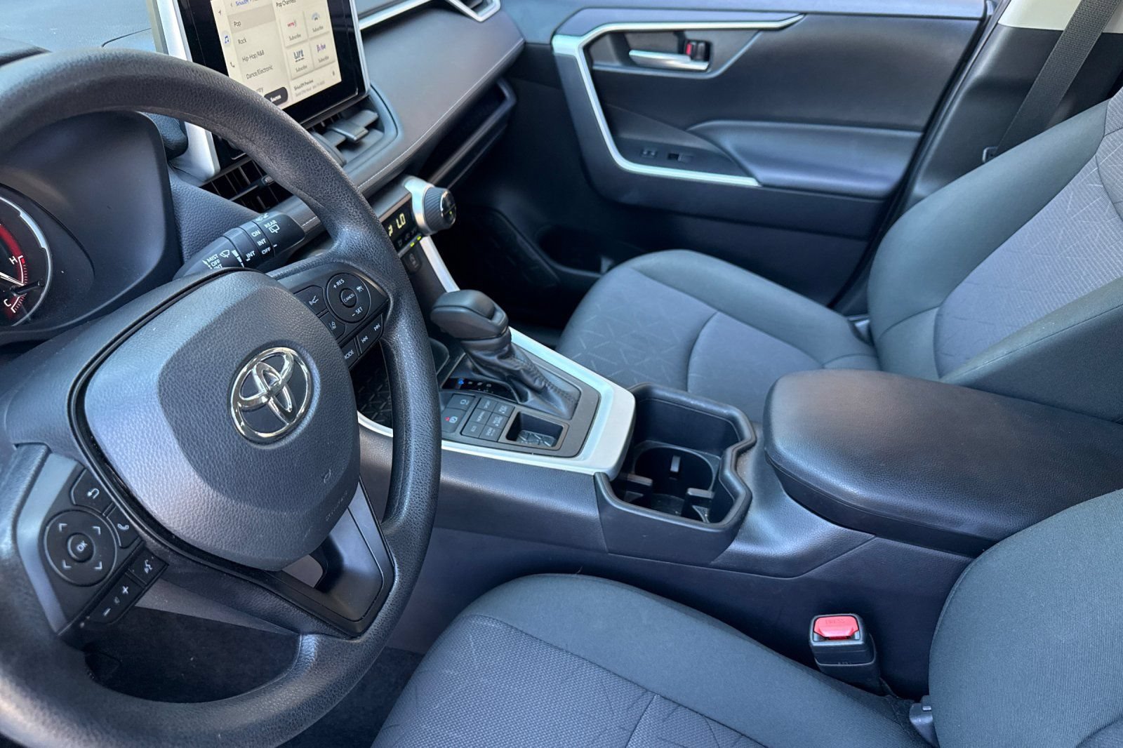Certified 2025 Toyota RAV4 XLE AWD/4WD image 11