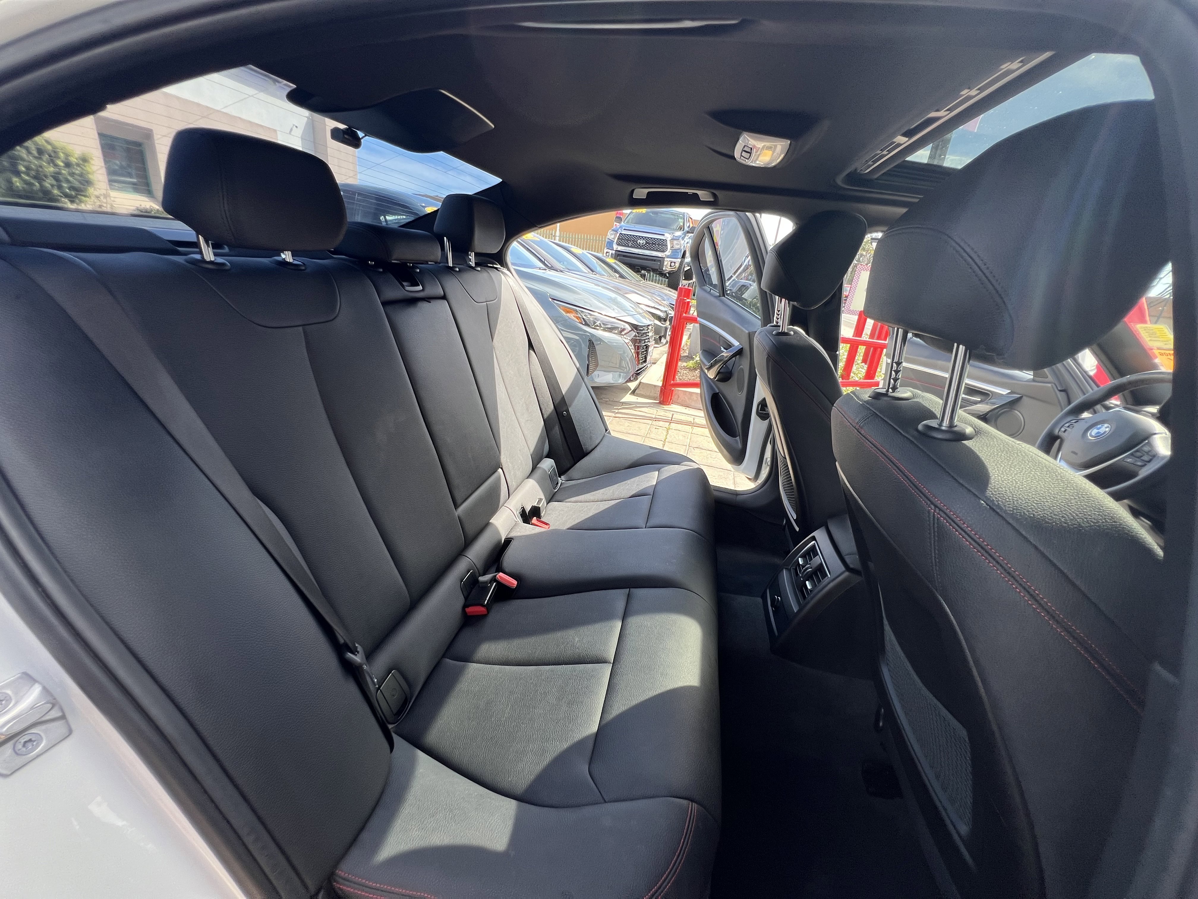 Used 2018 BMW 330i Sedan image 31