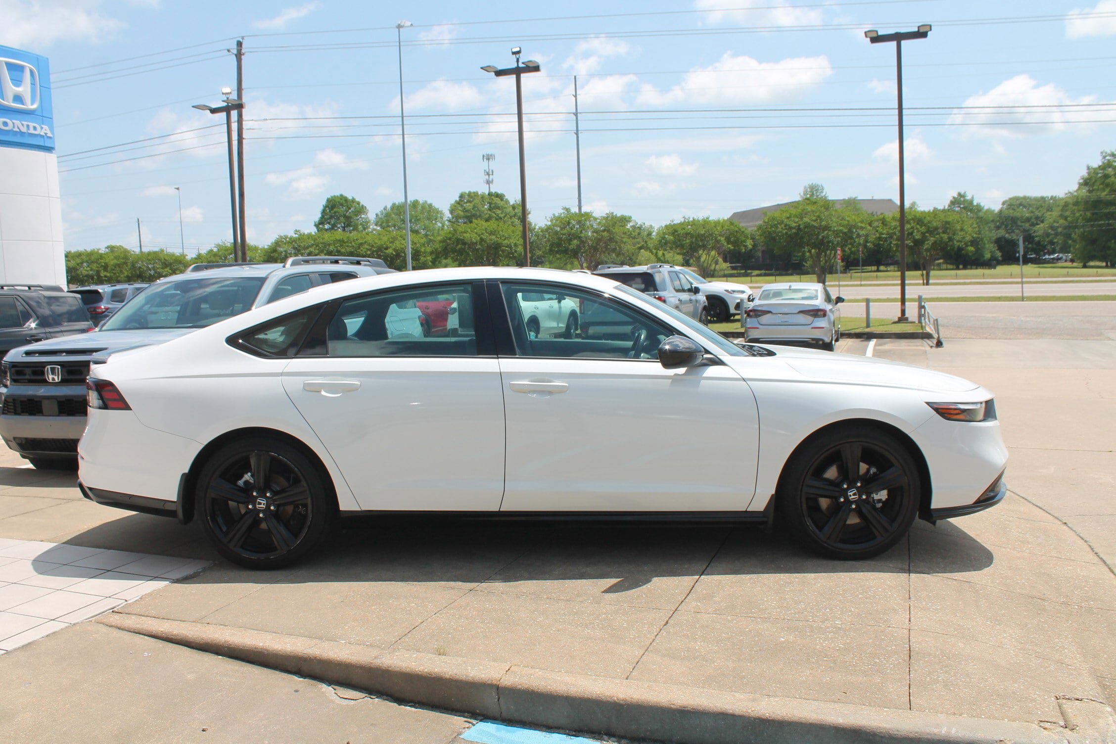 Used 2024 Honda Accord Sport image 4