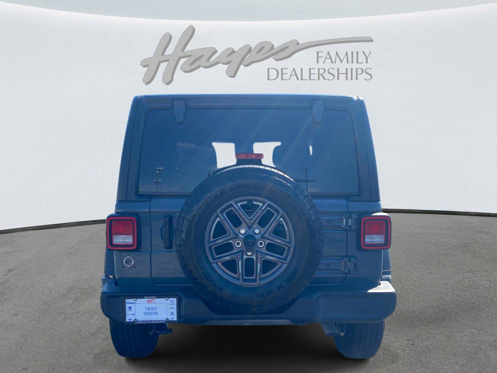 Used 2024 Jeep Wrangler Unlimited Sport AWD/4WD image 4
