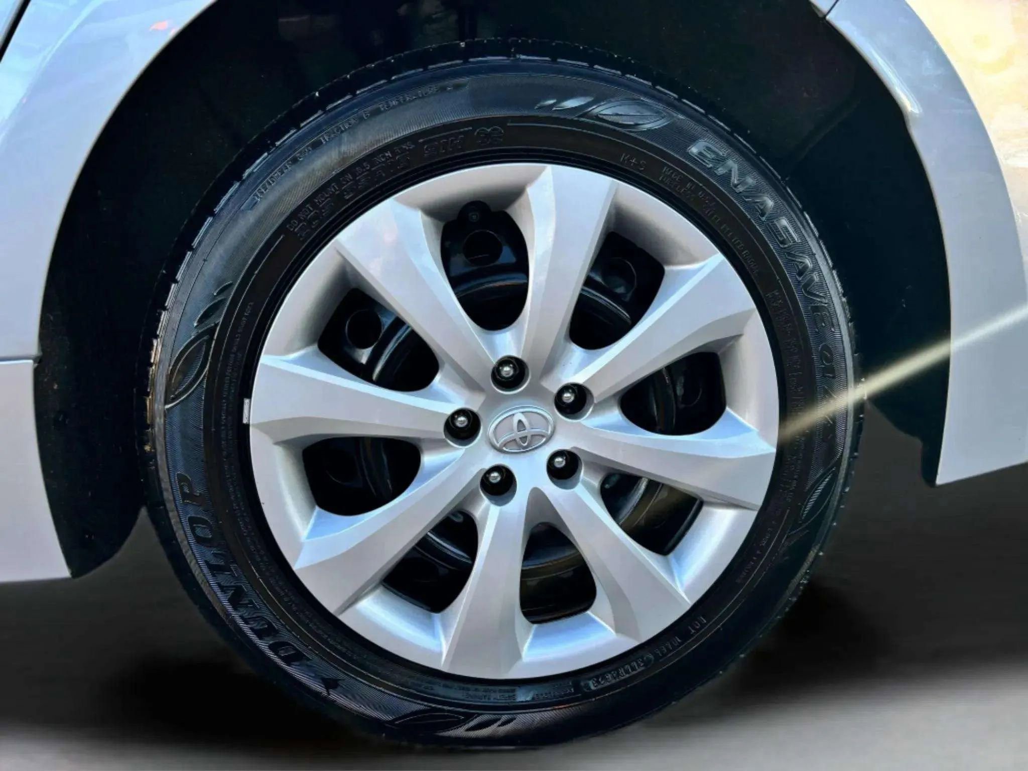 Used 2024 Toyota Corolla LE image 32