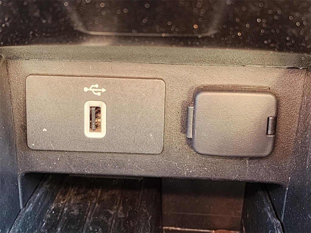 Used 2017 Ford Explorer XLT w/ Equipment Group 202A image 35