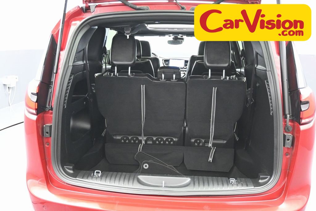 Used 2025 Chrysler Pacifica Limited image 13
