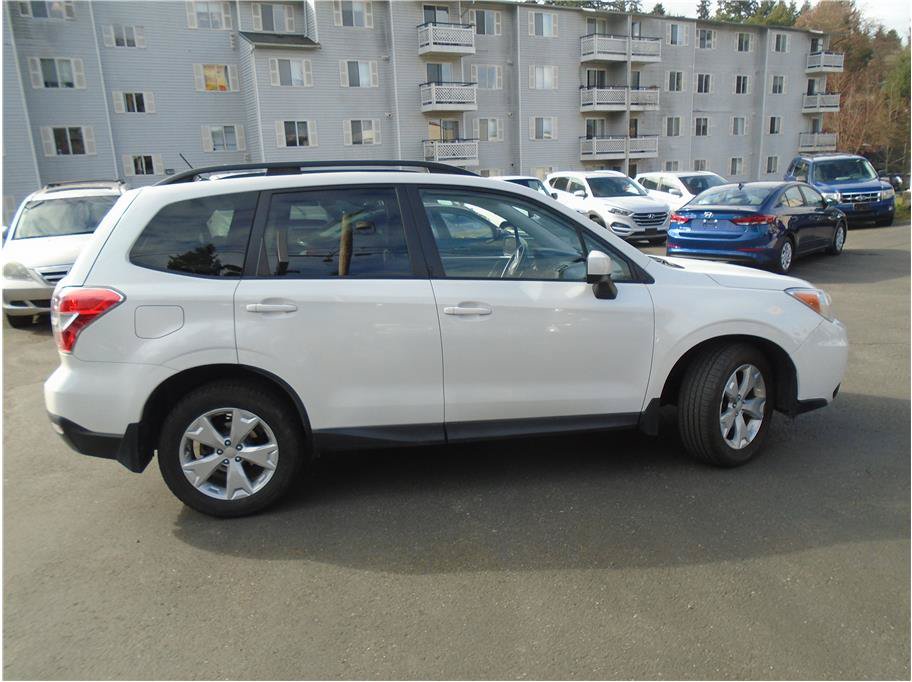 Used 2015 Subaru Forester 2.5i Premium w/ All-Weather Package AWD/4WD image 5