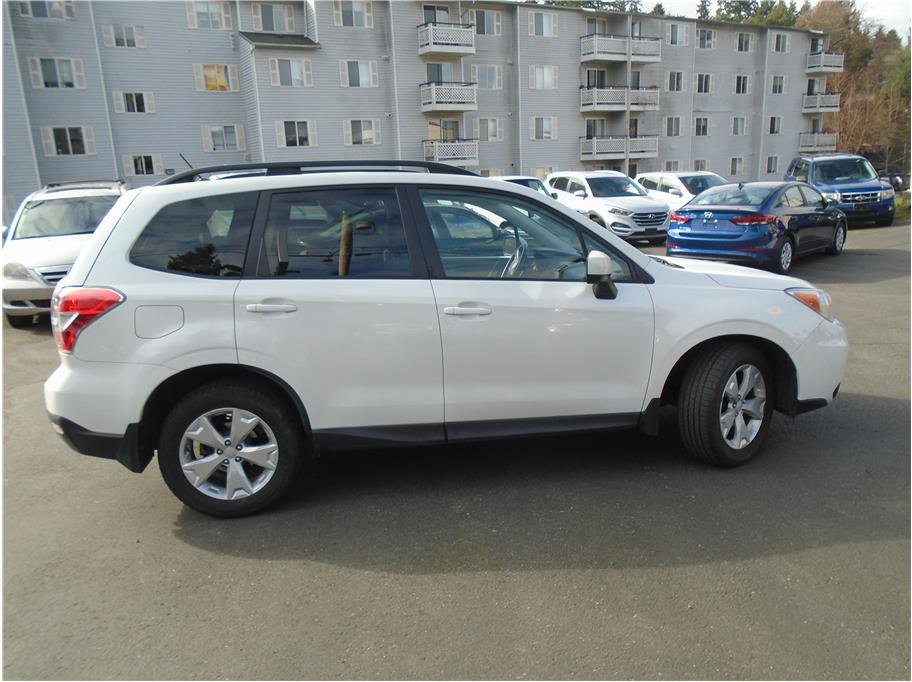 Used 2015 Subaru Forester 2.5i Premium w/ All-Weather Package image 5