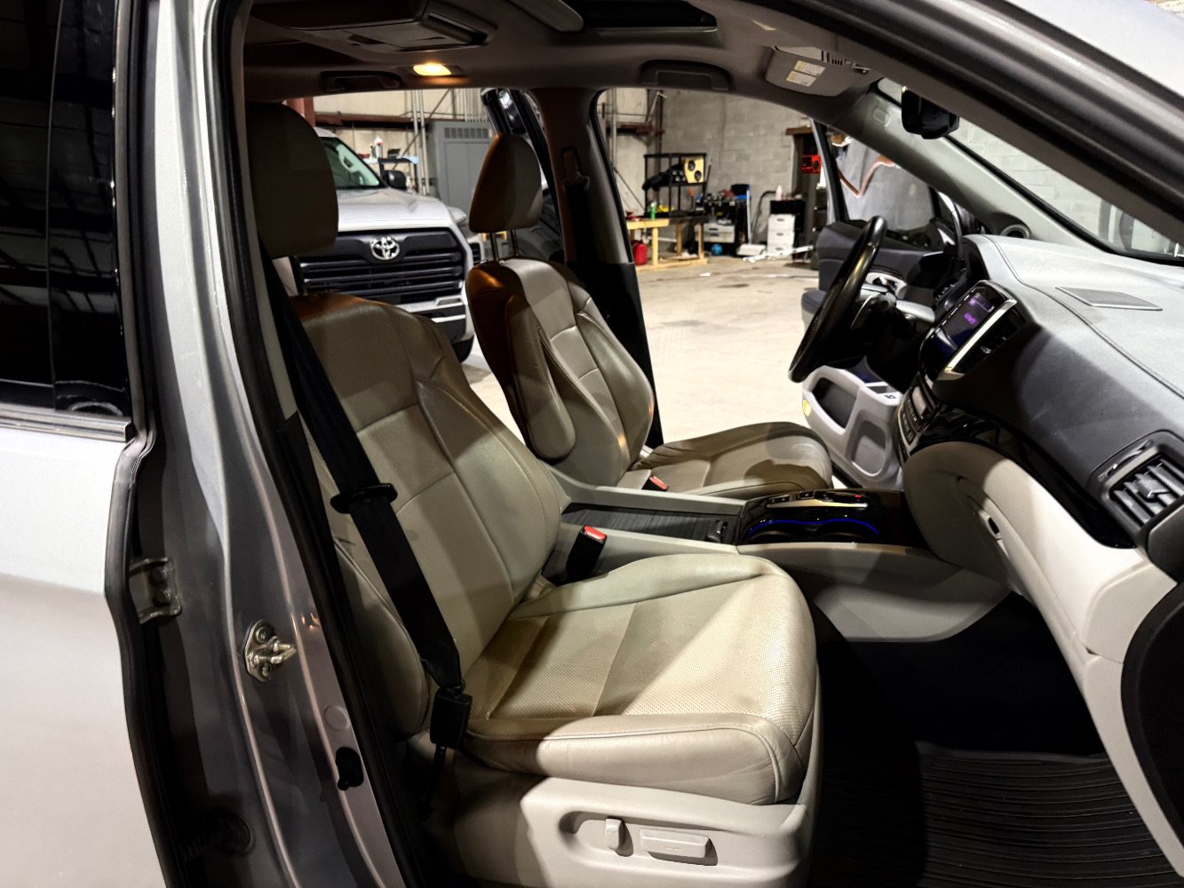 Used 2018 Honda Pilot Elite image 27