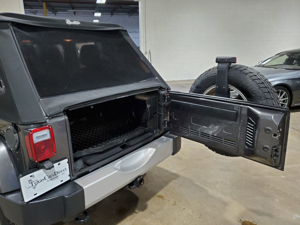 Used 2014 Jeep Wrangler Unlimited Sahara w/ Connectivity Group image 44