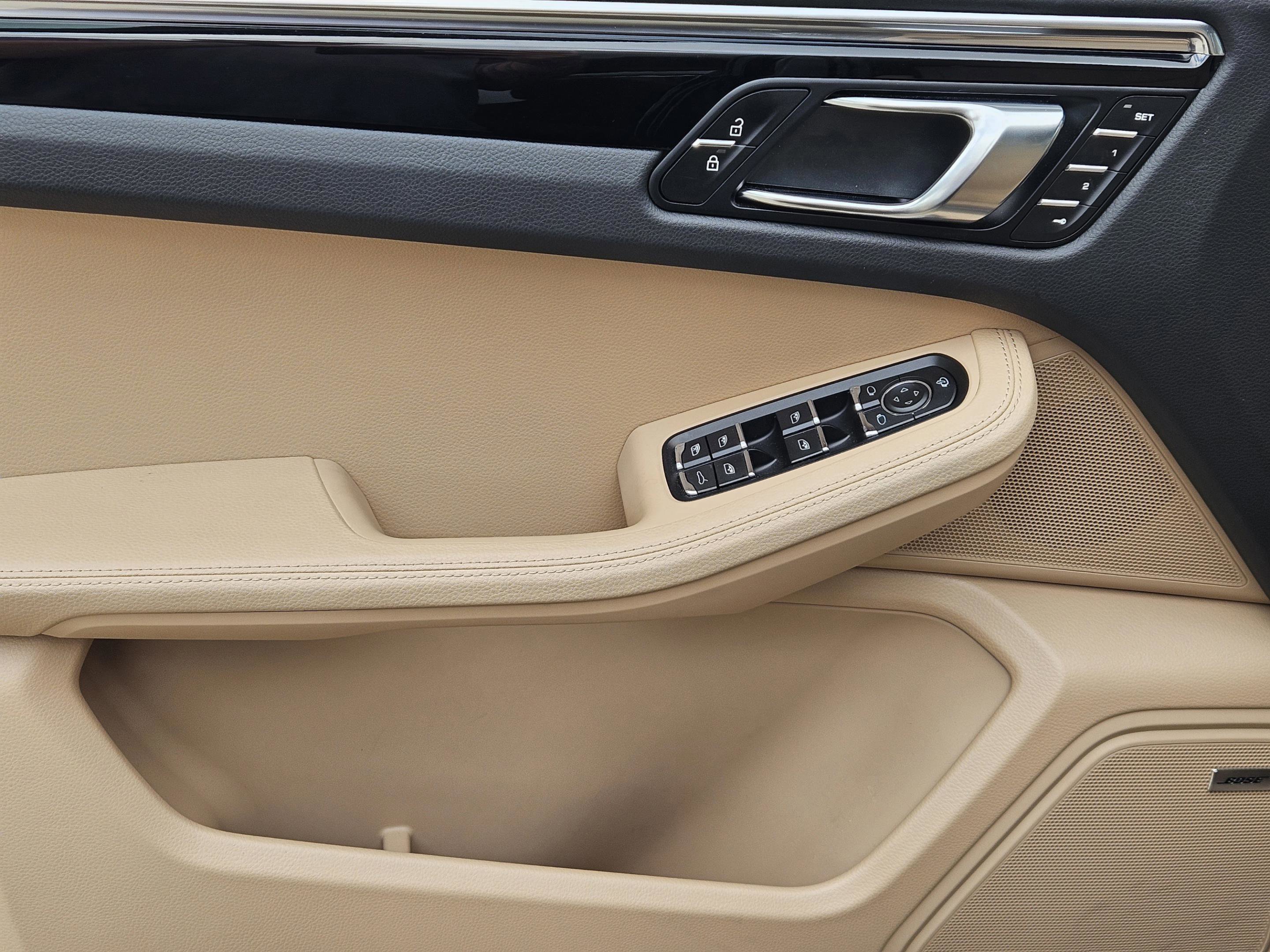 Certified 2026 Porsche Macan AWD/4WD image 22