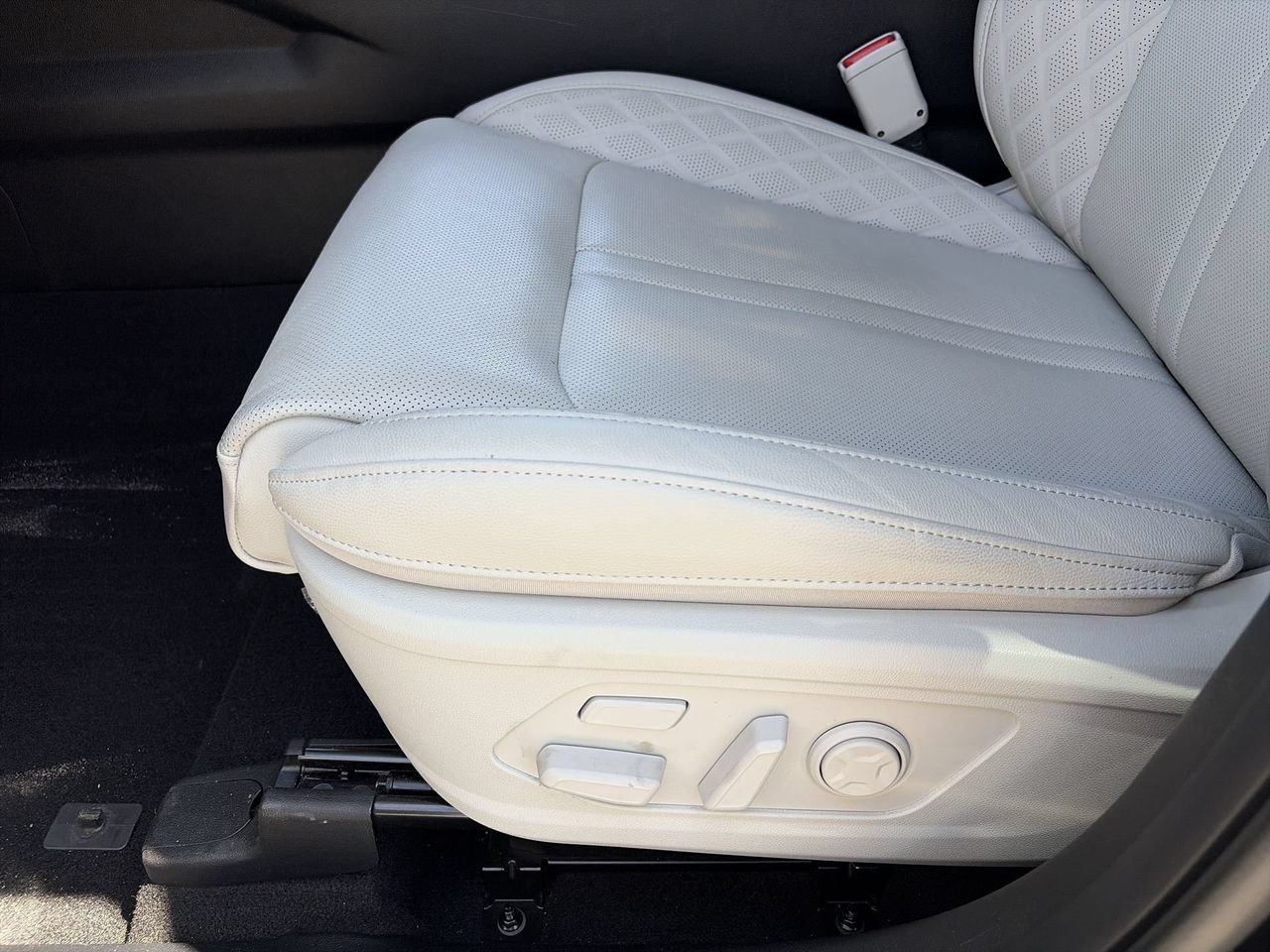Certified 2025 Kia Sorento SX Prestige AWD/4WD image 19