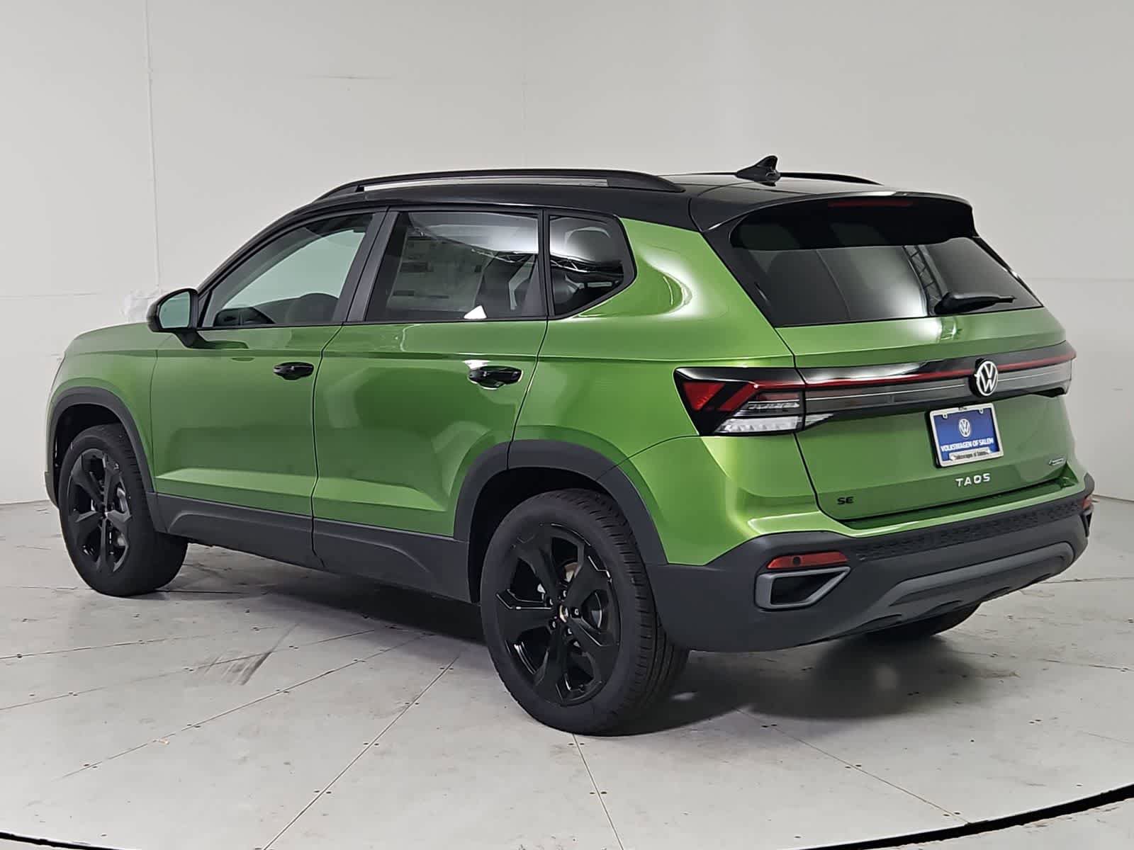 New 2026 Volkswagen Taos SE AWD/4WD image 4