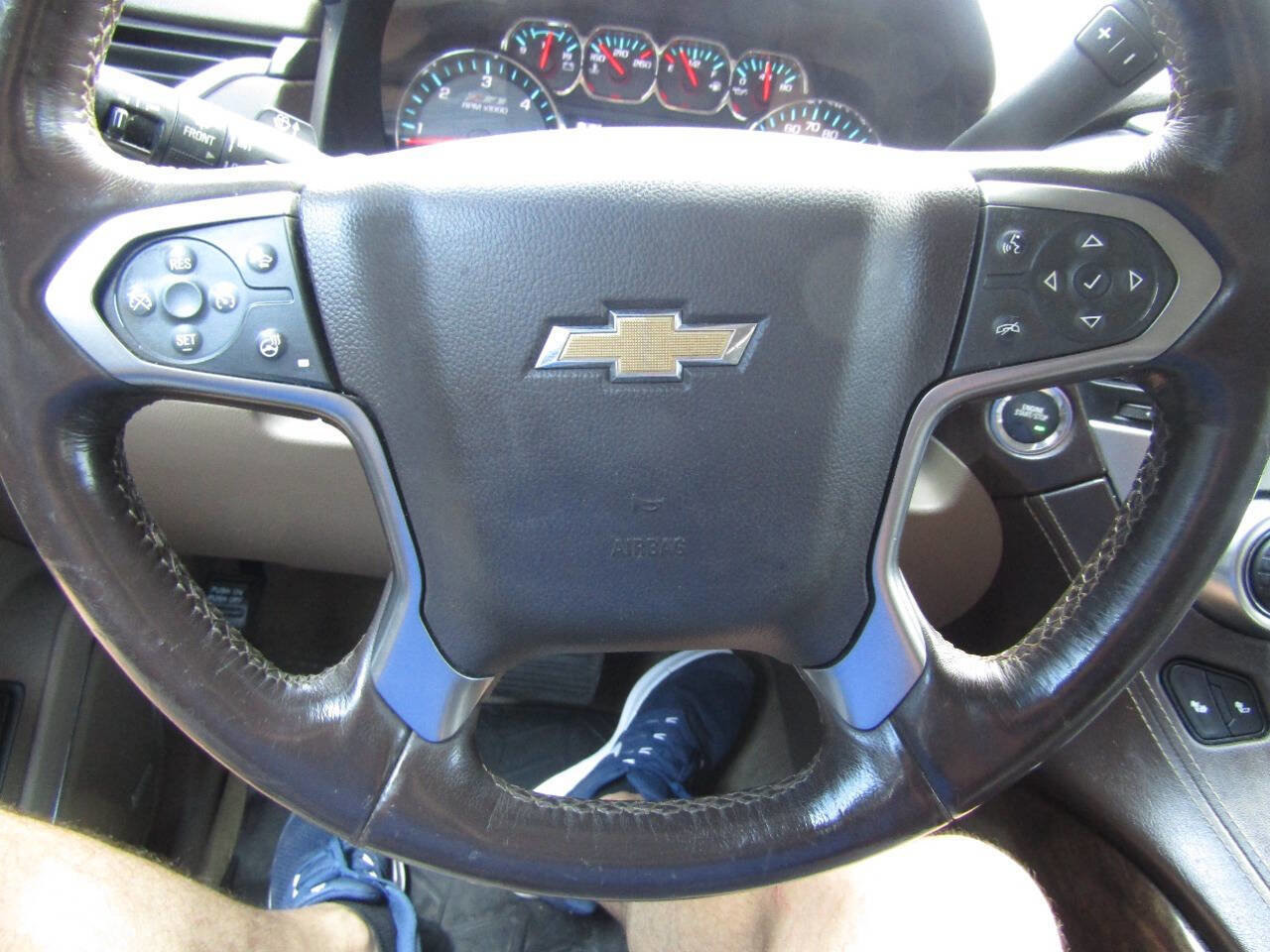 Used 2016 Chevrolet Suburban LT image 13