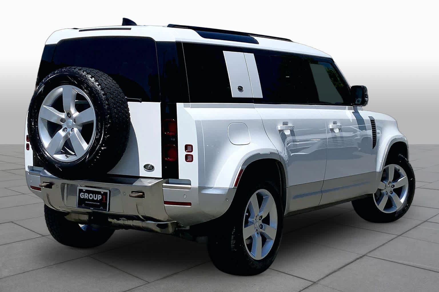 Used 2023 Land Rover Defender 110 SE AWD/4WD image 13