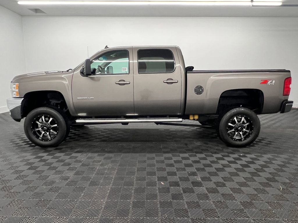 Used 2013 Chevrolet Silverado 2500 LTZ w/ LTZ Plus Package image 2