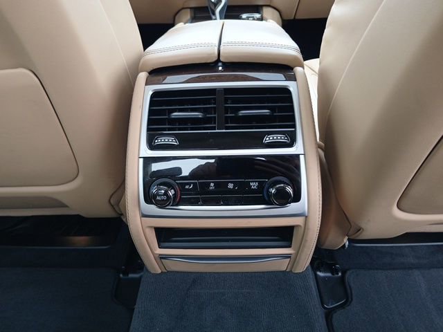 Used 2022 BMW 740i w/ Premium Package image 14