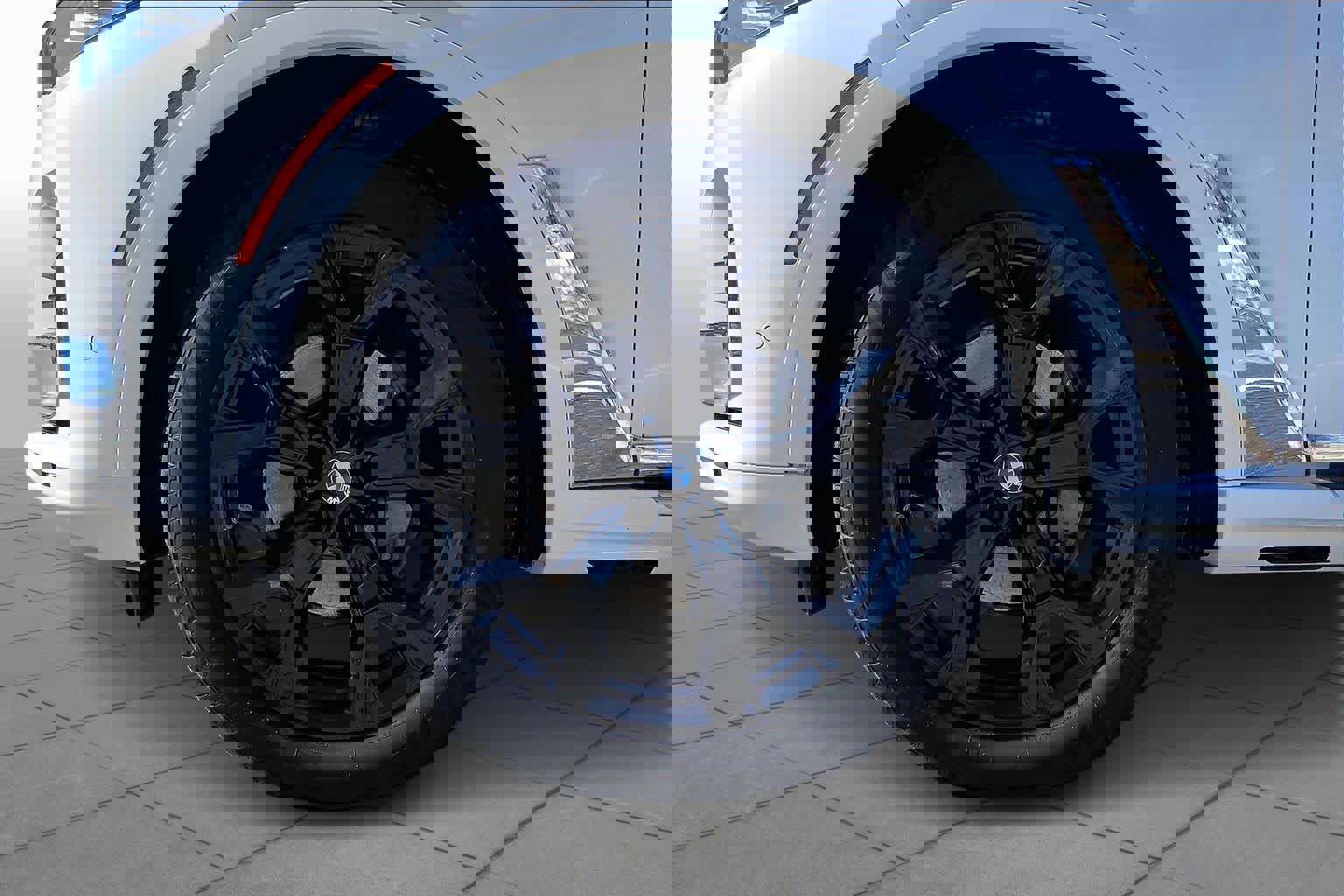 Used 2021 BMW X7 xDrive40i w/ Premium Package image 11