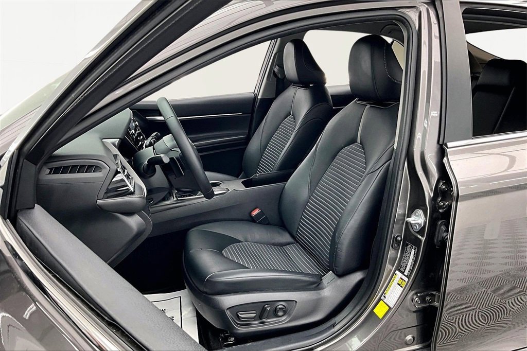 Used 2023 Toyota Camry SE image 25