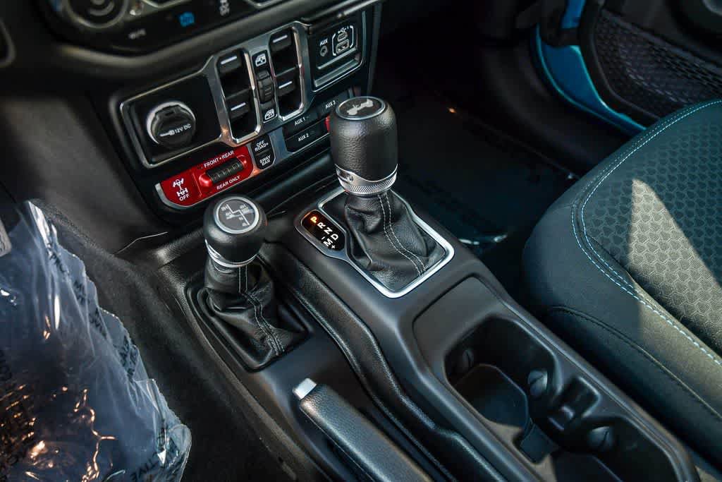 Used 2024 Jeep Wrangler Unlimited Rubicon 4xe w/ Convenience Group AWD/4WD image 22