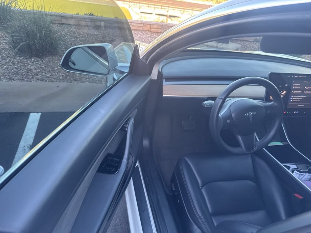 Used 2019 Tesla Model 3 Standard Range RWD image 6