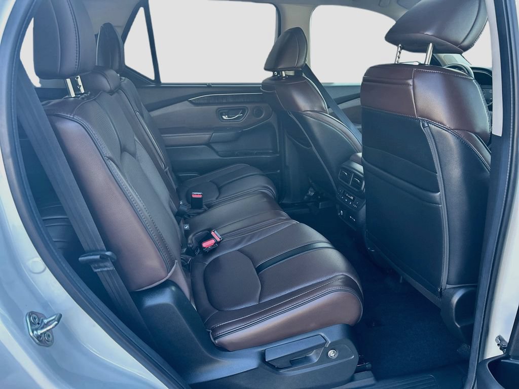 Certified 2024 Honda Pilot Elite image 30