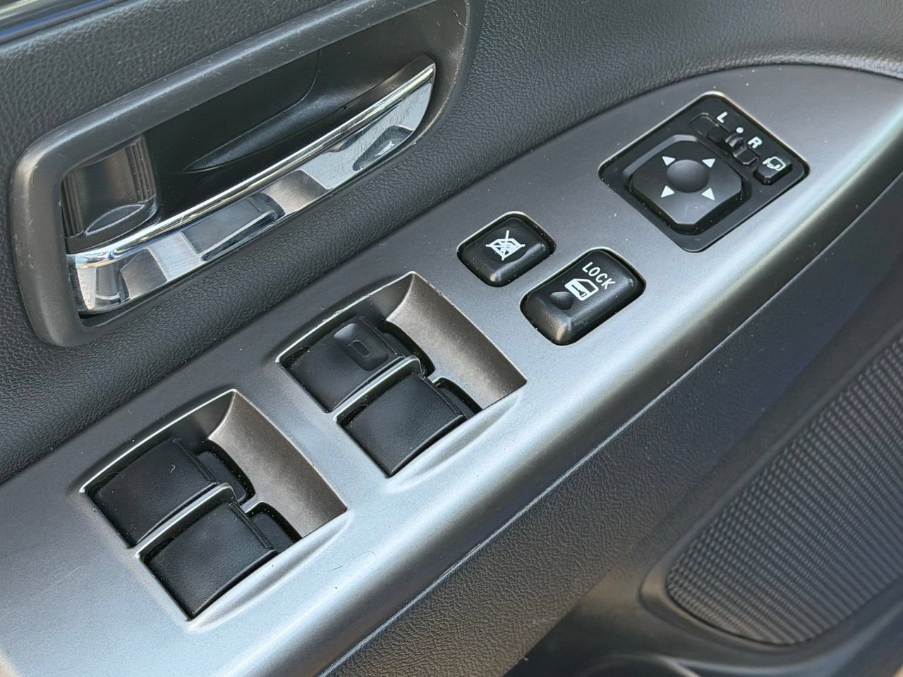 Used 2024 Mitsubishi Outlander Sport LE AWD/4WD image 30