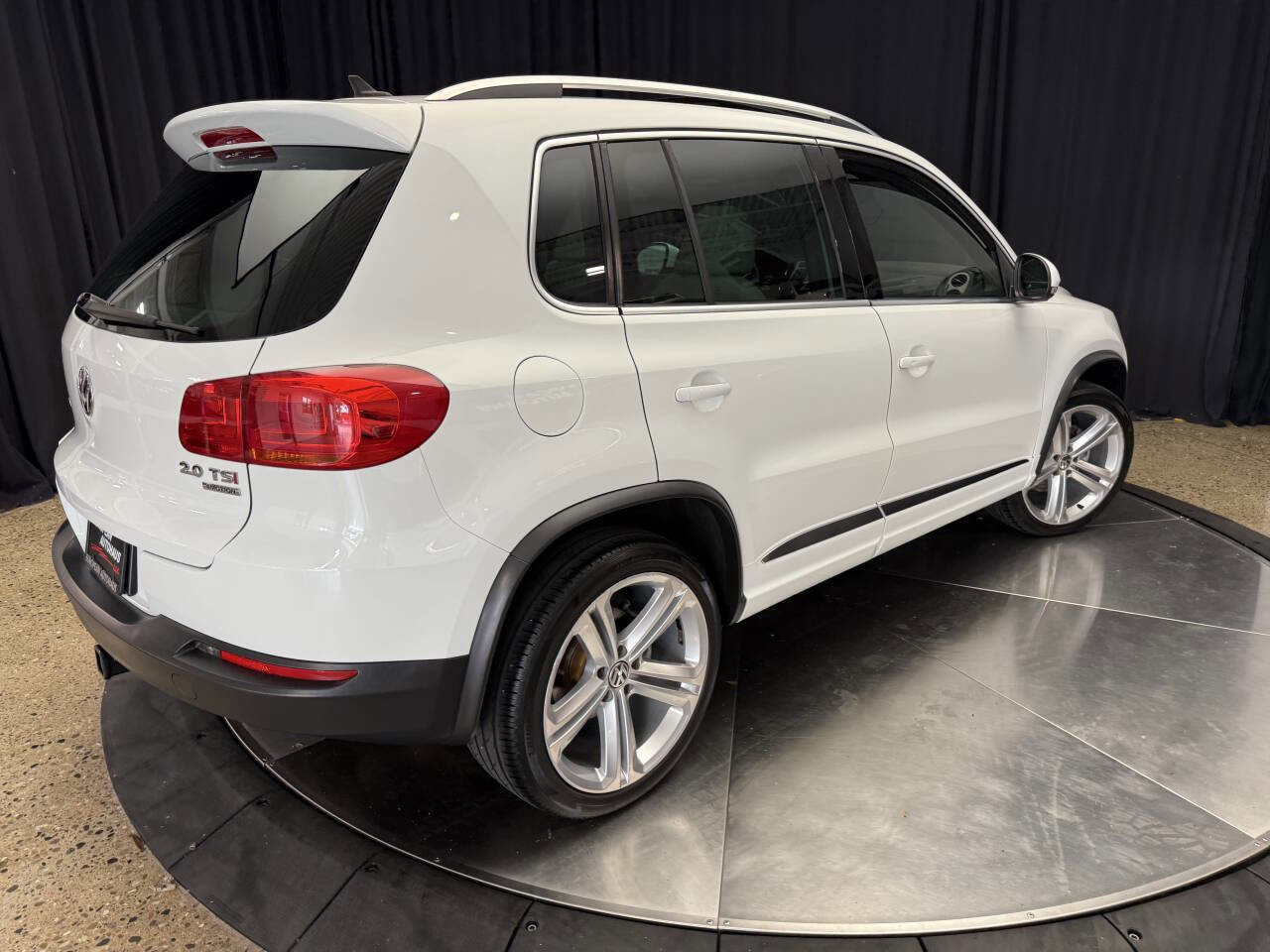Used 2014 Volkswagen Tiguan R-Line image 8