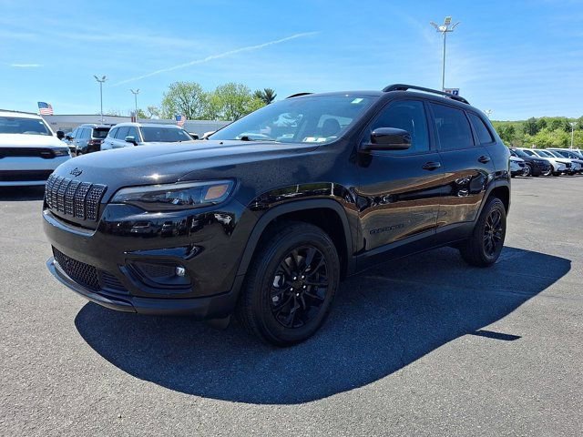 Certified 2023 Jeep Cherokee Altitude Lux AWD/4WD image 3