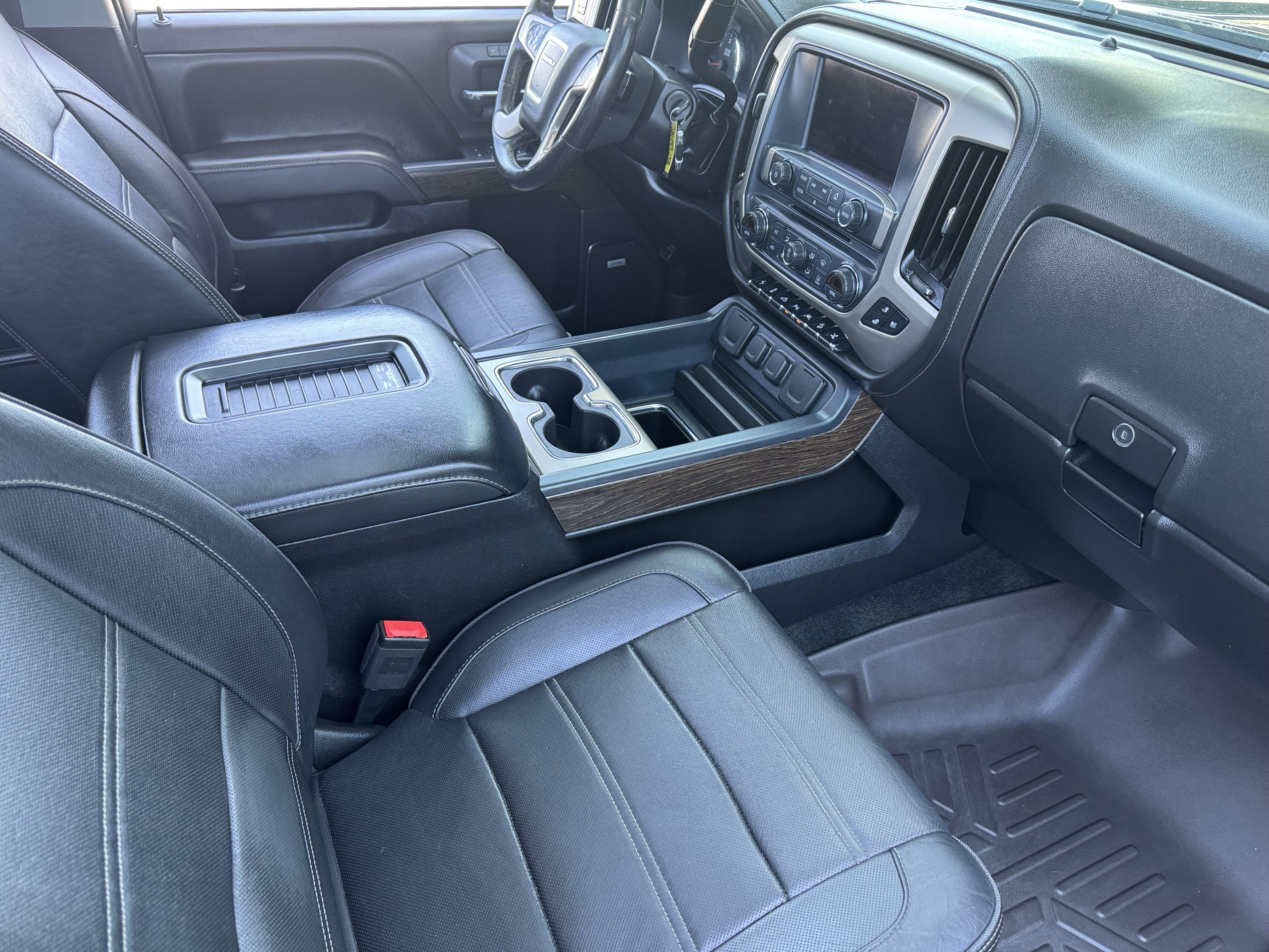 Used 2017 GMC Sierra 1500 Denali w/ Denali Ultimate Package AWD/4WD image 24