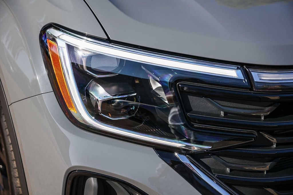 New 2026 Volkswagen Atlas Cross Sport SE image 16