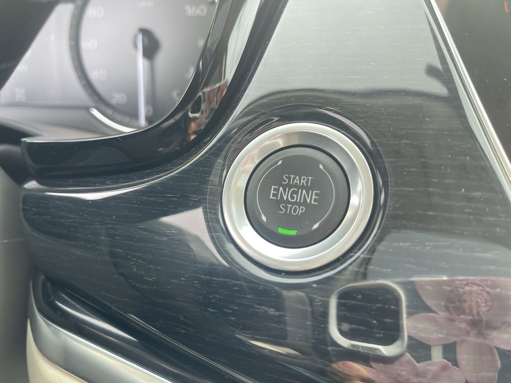 Used 2024 Cadillac XT6 Premium Luxury w/ LPO, Floor Liner Package image 24