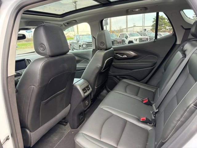 Used 2022 GMC Terrain SLT image 17