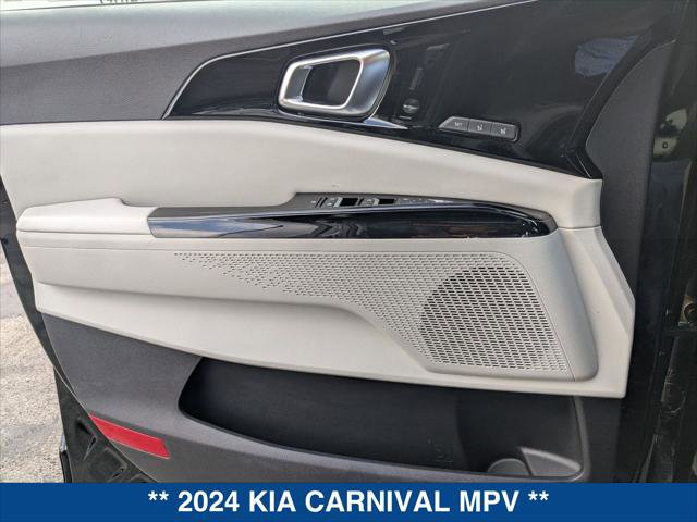 Used 2024 Kia Carnival SX image 10