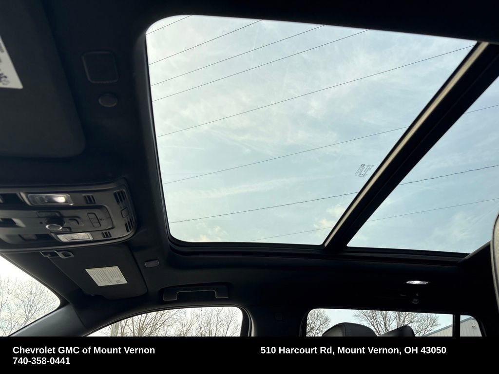 Used 2021 GMC Yukon Denali w/ Denali Premium Package image 18