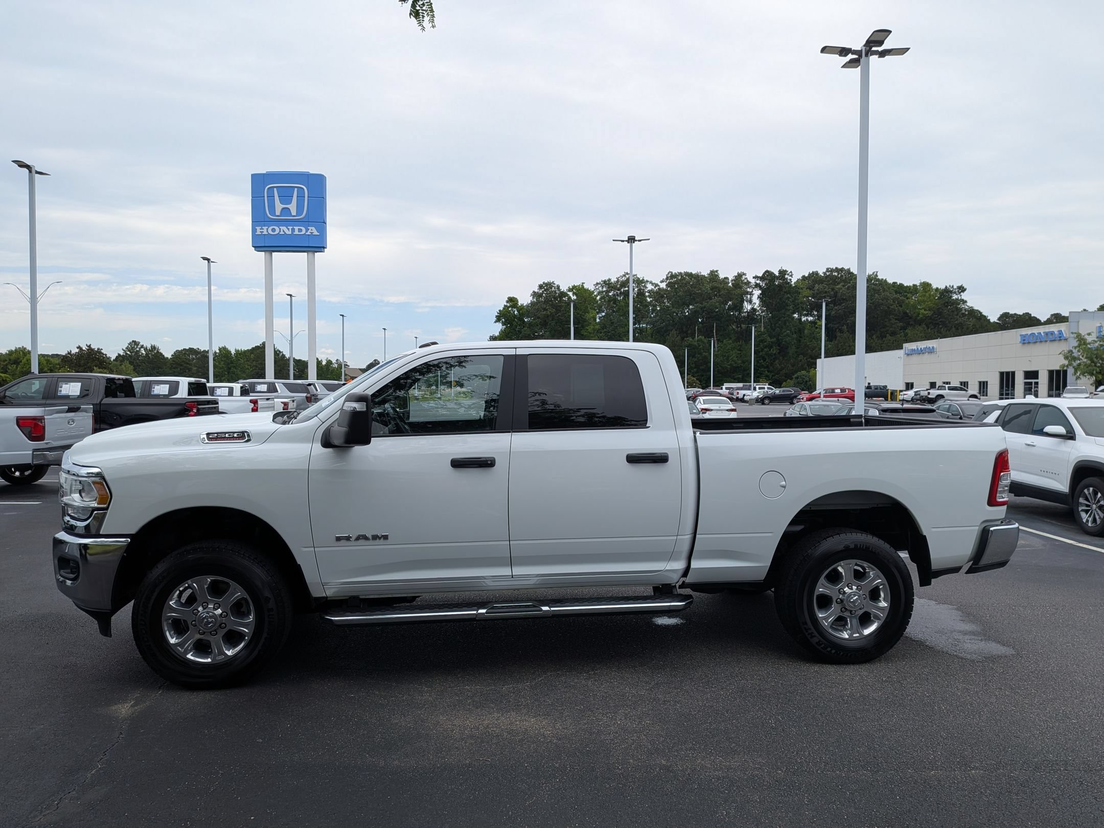 Used 2024 RAM 2500 Big Horn AWD/4WD image 6