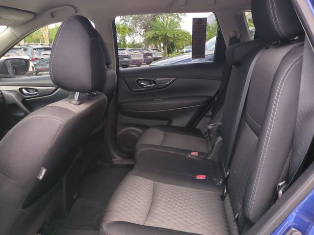 Used 2020 Nissan Rogue SV FWD image 16
