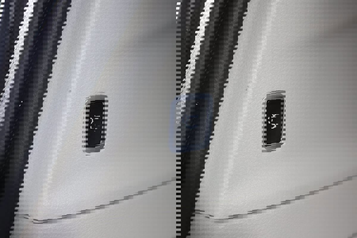 Used 2019 Chrysler Pacifica Limited w/ Tire & Wheel Group image 47