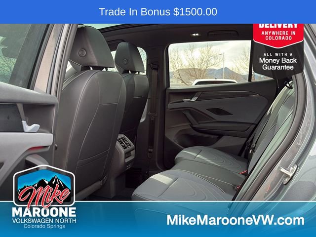 Used 2025 Volkswagen Tiguan SE R-Line image 14